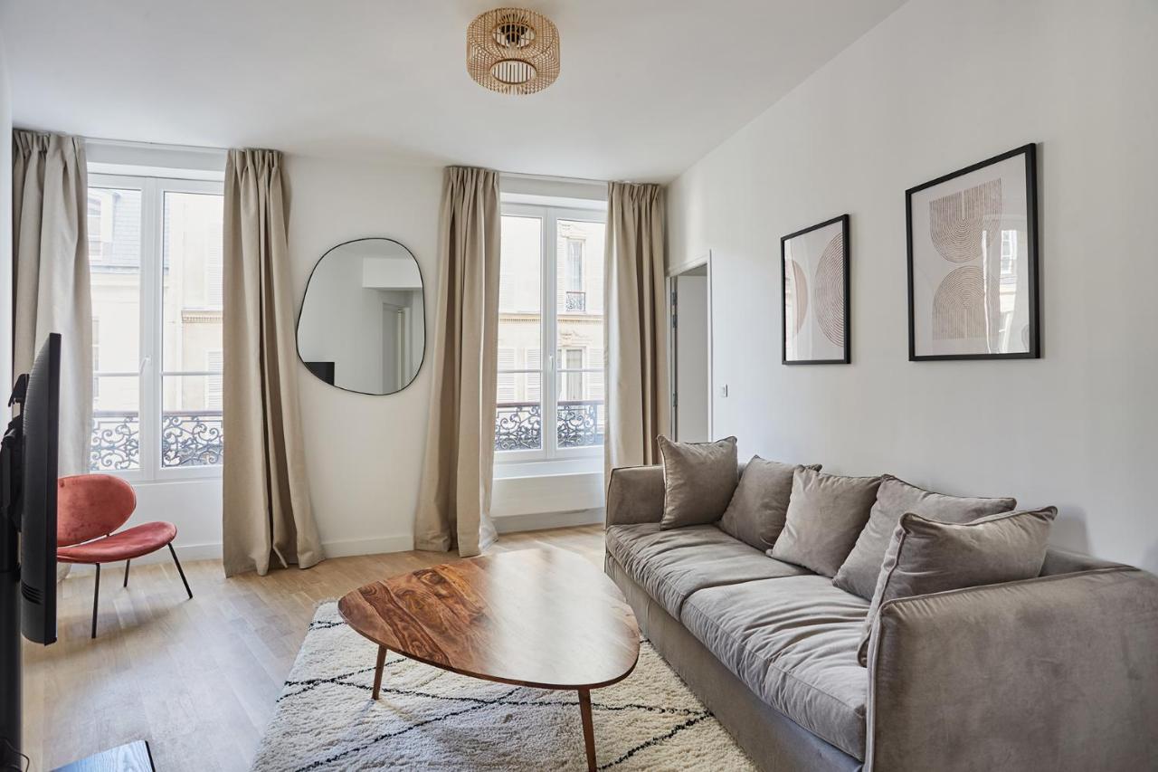 Apartment Center Of Paris By Studio Prestige Bagian luar foto